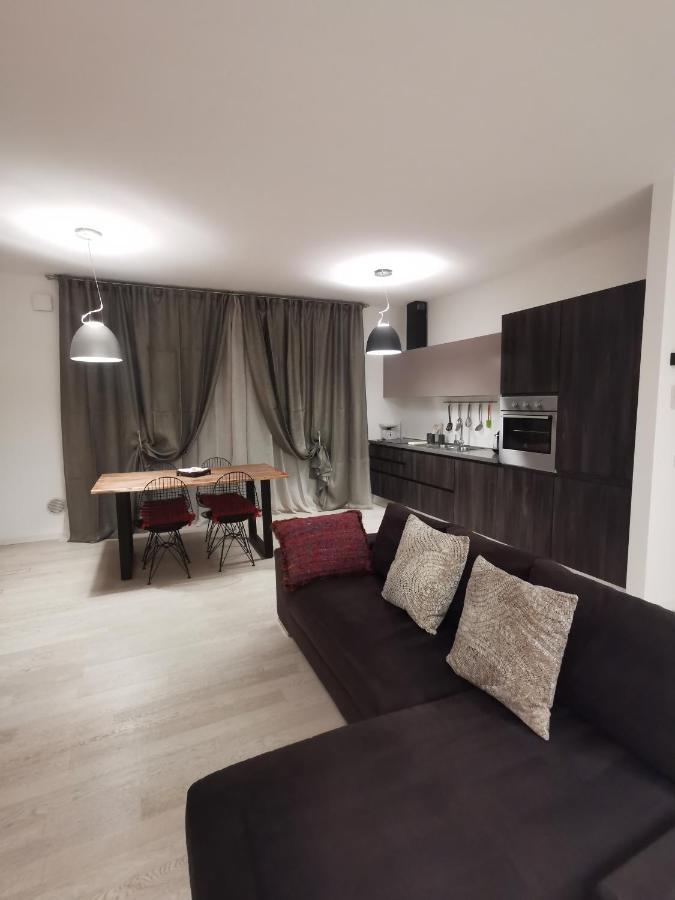 La Casa Di Greta Apartment มอนซา ภายนอก รูปภาพ
